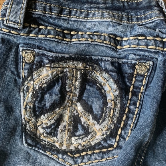 Mid Rise Boot Cut Miss Me Jeans - Picture 12 of 13